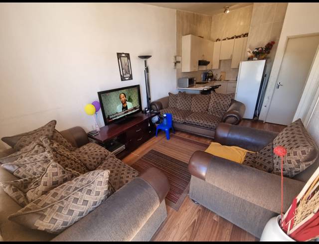 2 BEDROOM TOWNHOUSE FOR SALE IN RIDGEWAY